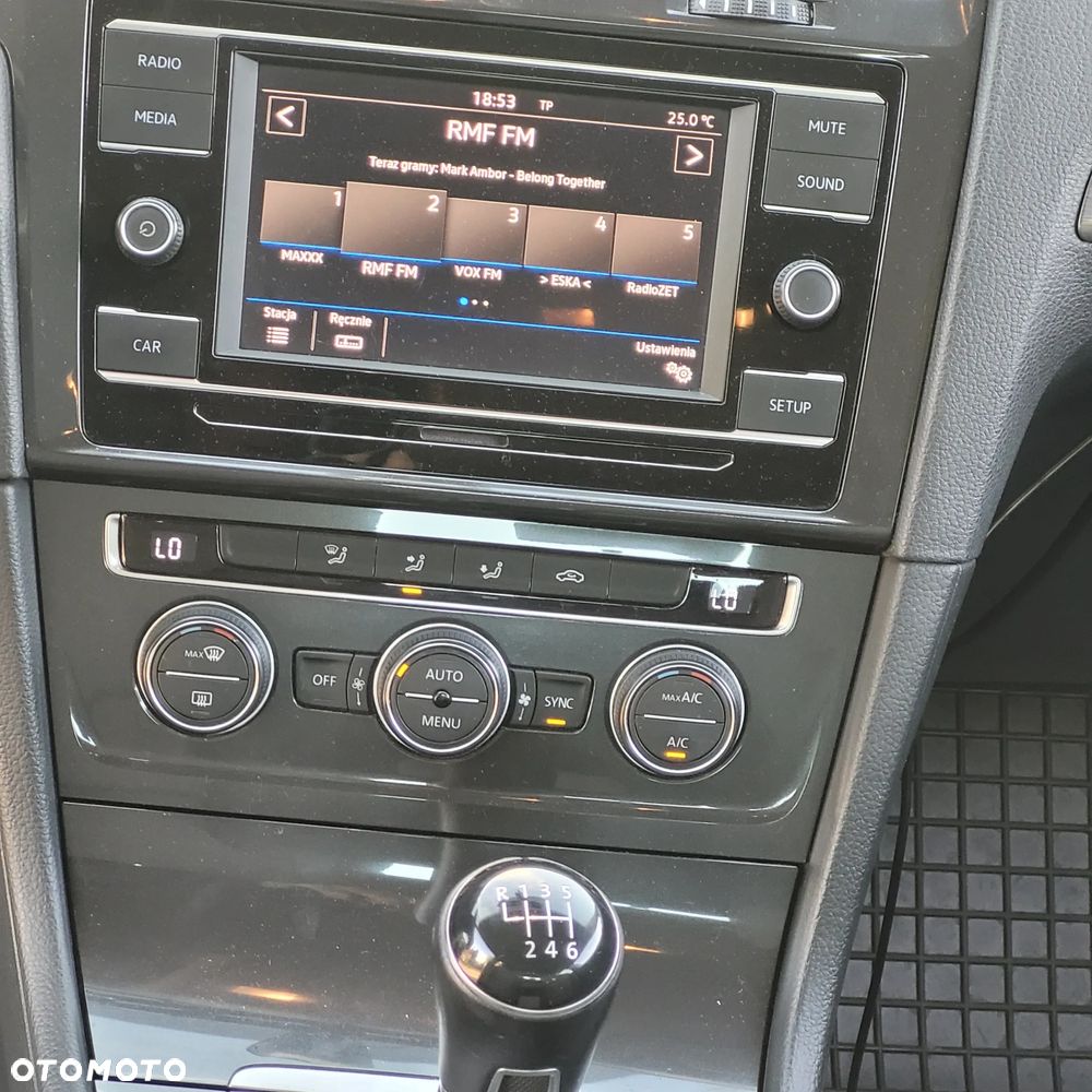 Volkswagen Golf - 19