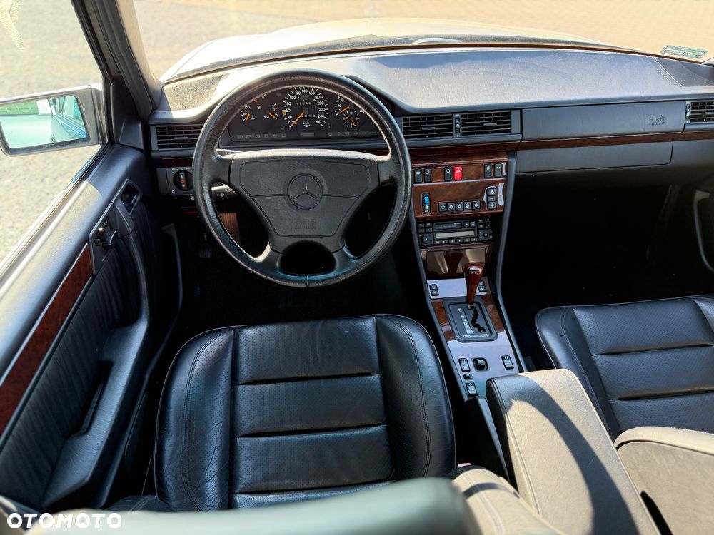 Mercedes-Benz Klasa E 500 - 24
