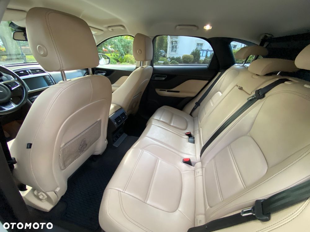 Jaguar F-Pace 2.0 i4D RWD Prestige - 12
