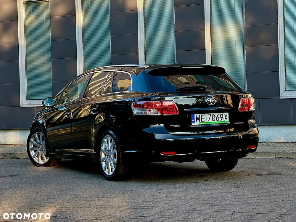 Toyota Avensis - 8