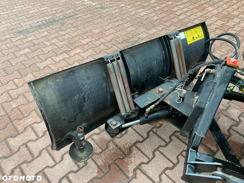 Kubota F2560 - 22