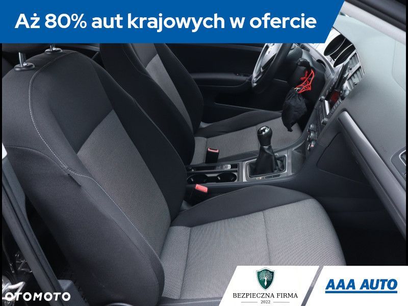 Volkswagen Golf - 10