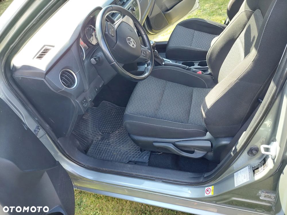 Toyota Auris - 12