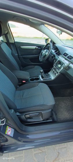 Volkswagen Passat 1.6 TDI DPF BlueMotion Technology Comfortline - 7