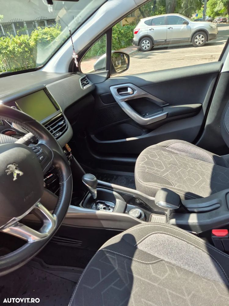 Peugeot 2008 1.2 PureTech Turbo EAT6 S&S Active - 4