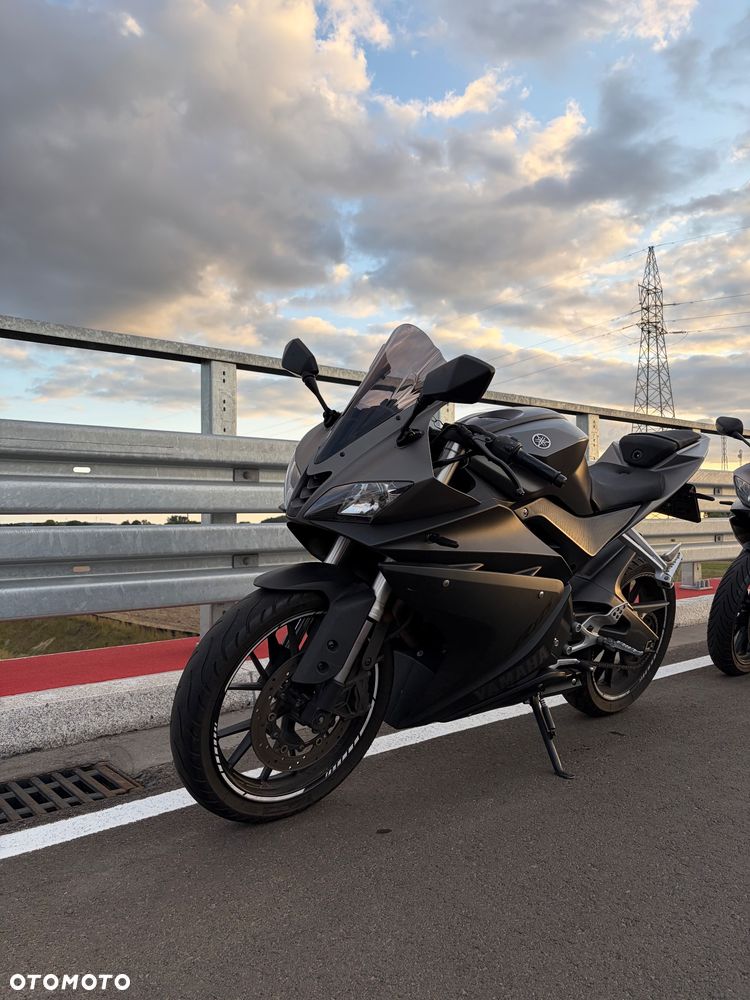 Yamaha YZF - 8
