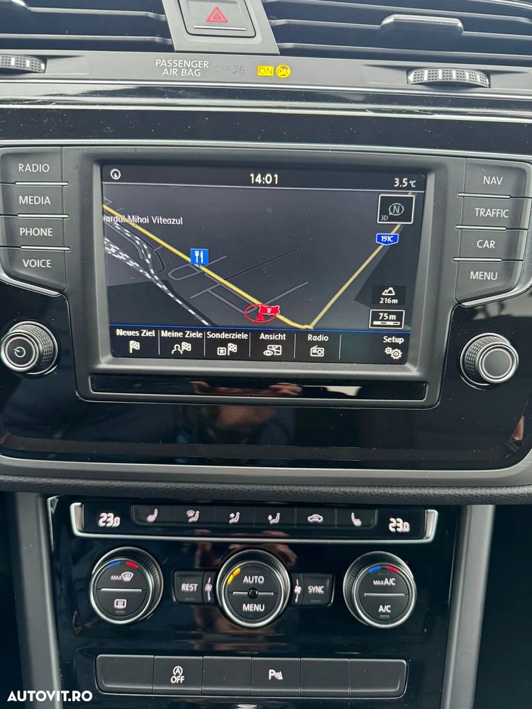 Volkswagen Touran 1.4 TSI DSG Comfortline - 25