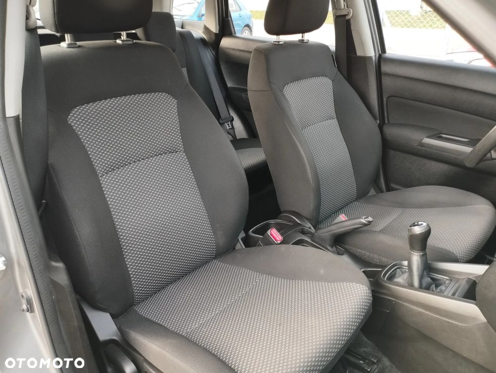 Suzuki Vitara 1.6 Comfort 2WD - 16