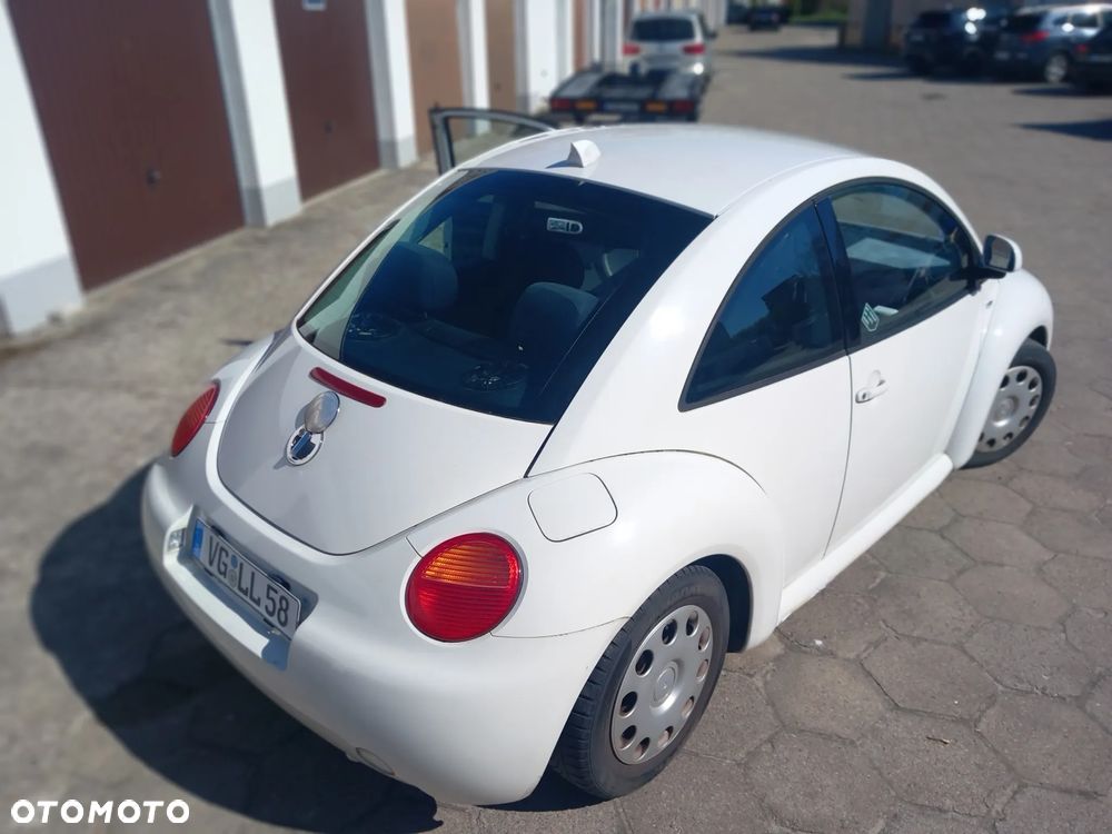 Volkswagen New Beetle 1.6 Coastal - 16