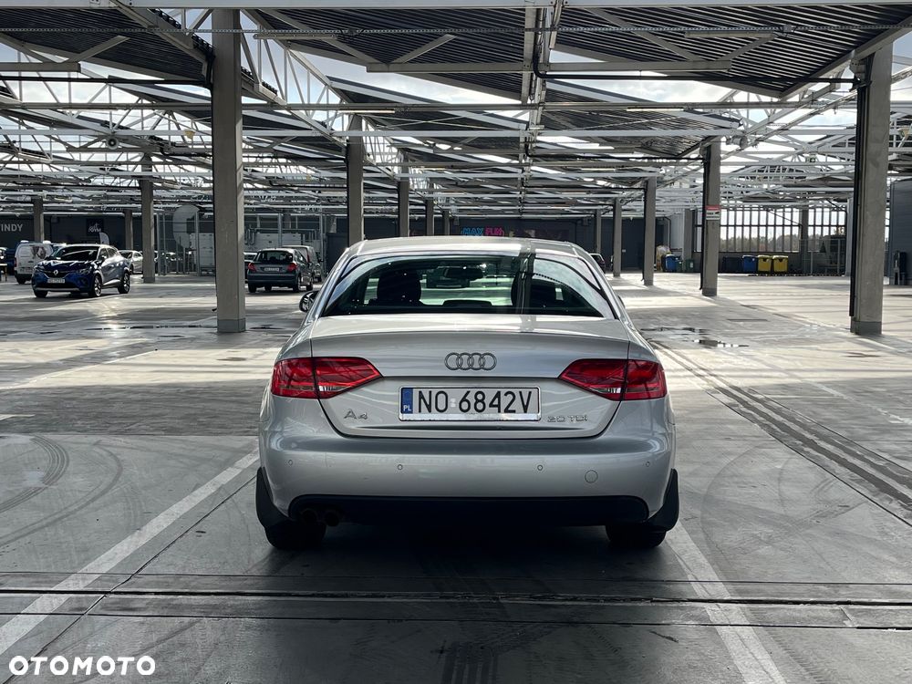 Audi A4 Limousine - 6