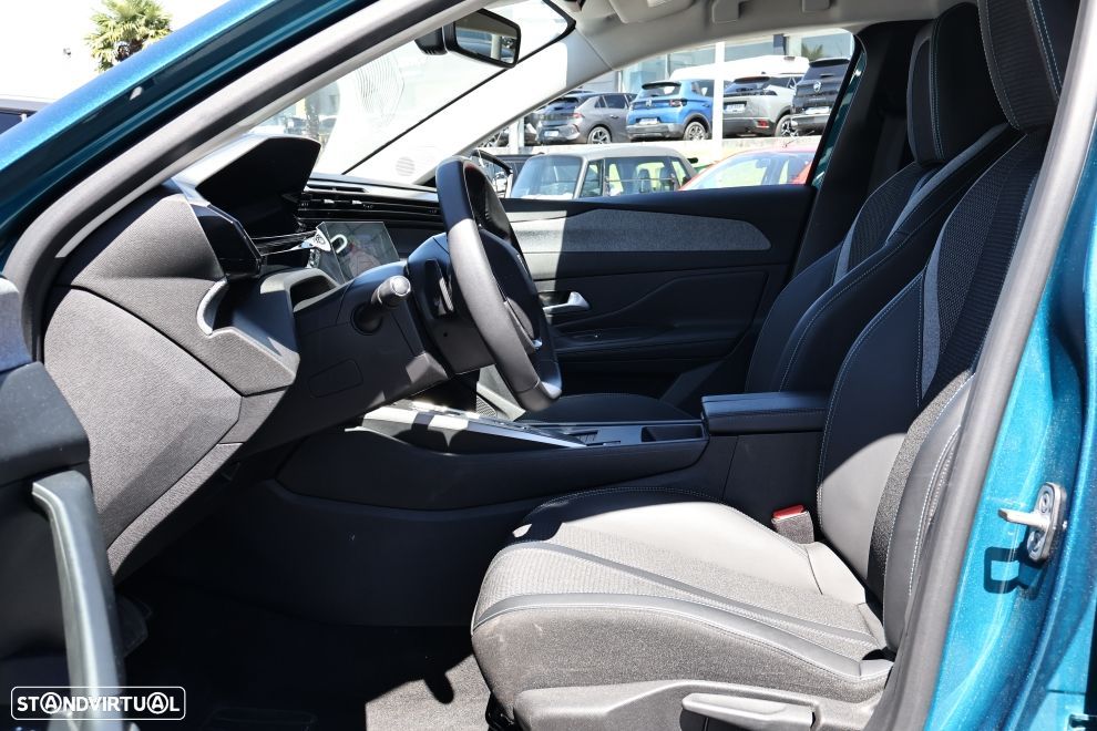 Peugeot 408 1.6 Hybrid Allure e-EAT8 - 17