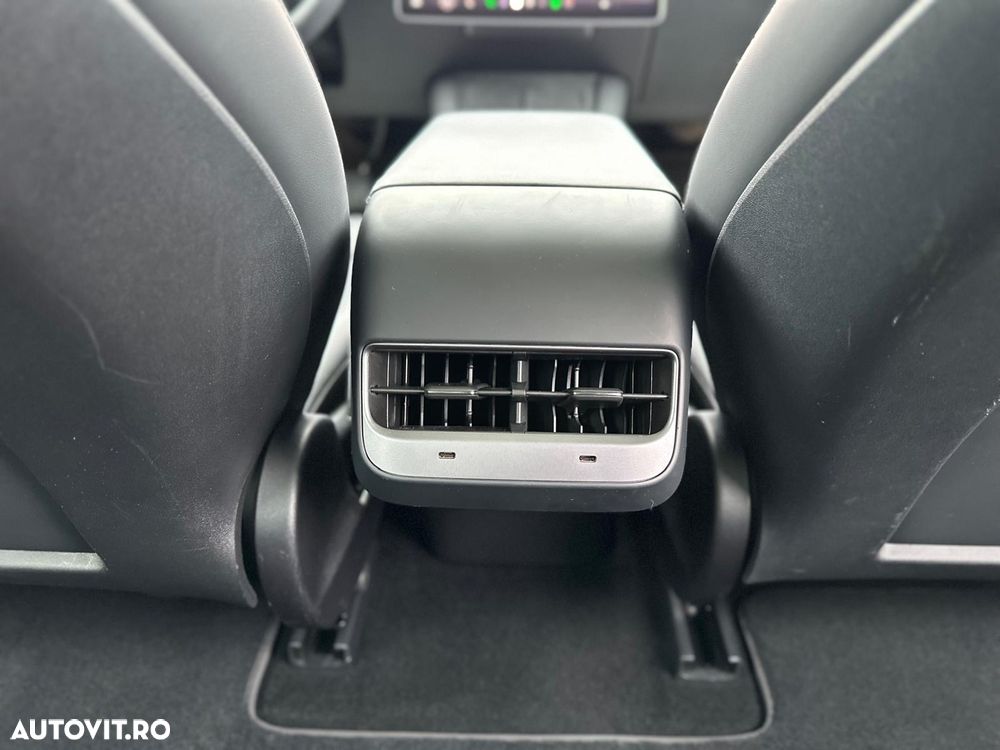 Tesla Model 3 Long Range - 17