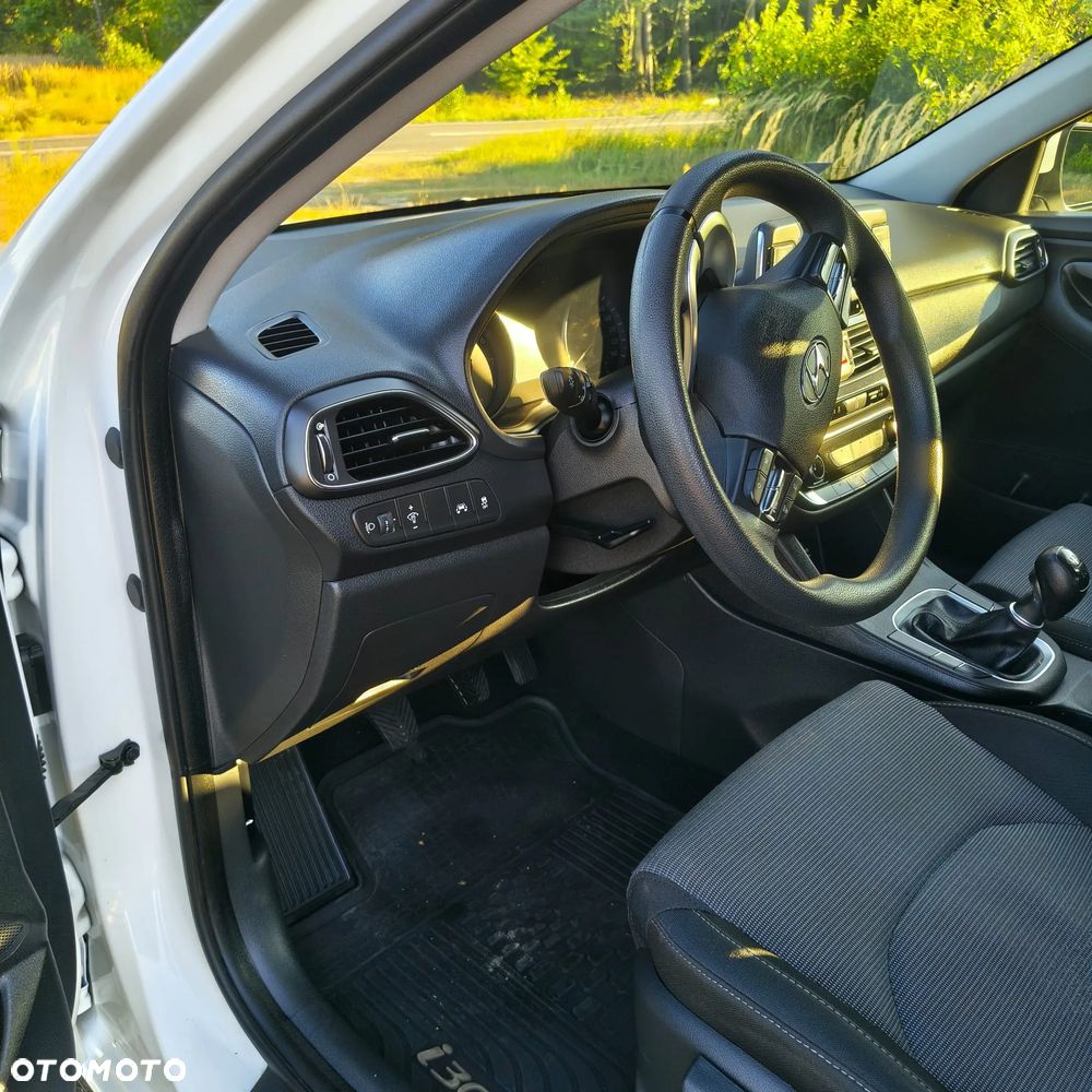 Hyundai i30 1.4 Classic + - 8