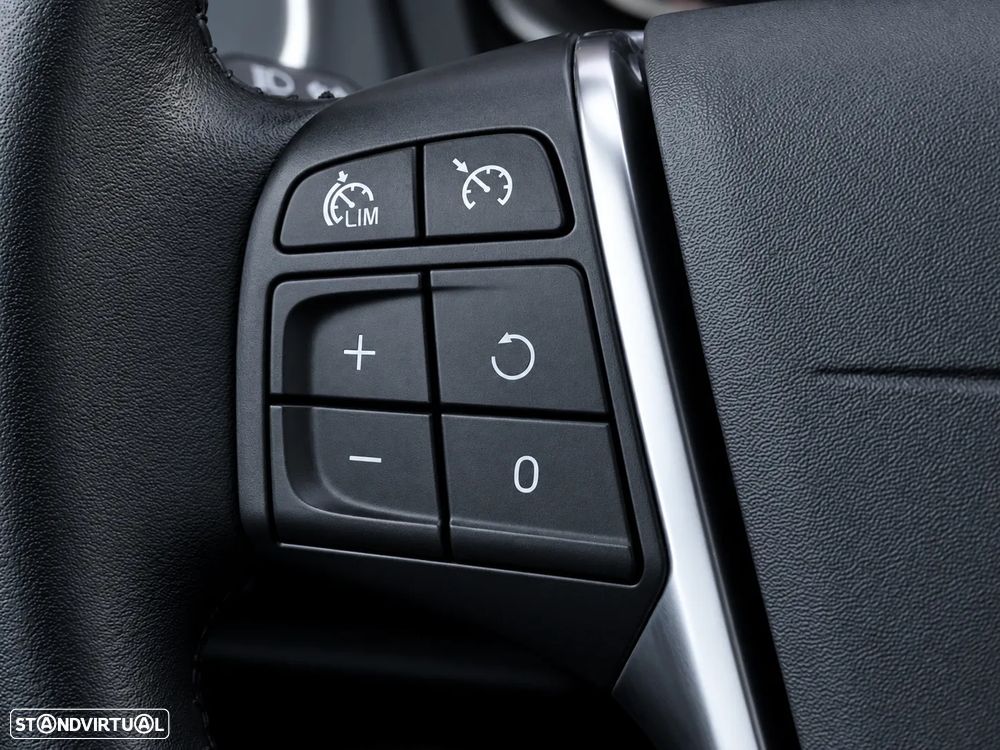 Volvo V40 2.0 D3 Momentum - 20