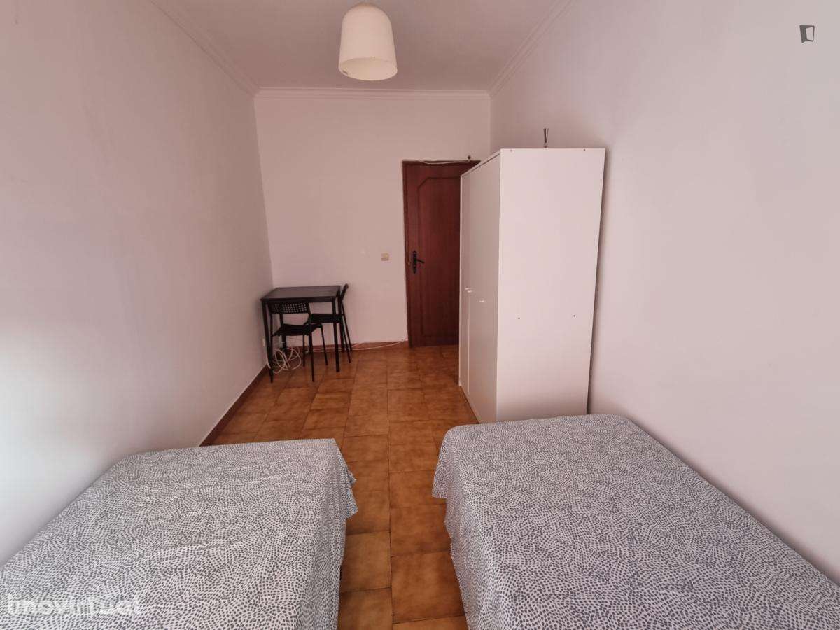 Quarto - localizado em Amadora Lisbon - Grande imagem: 2/8
