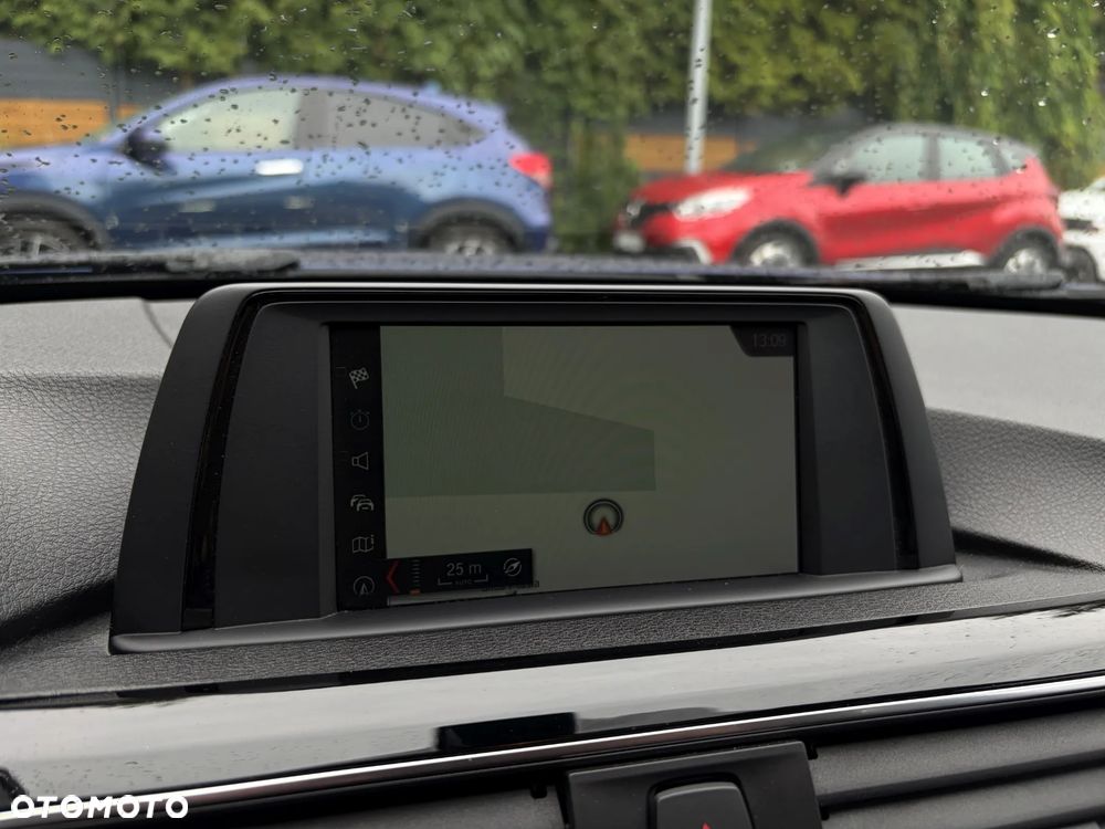 BMW Seria 3 320d Sport Line - 26