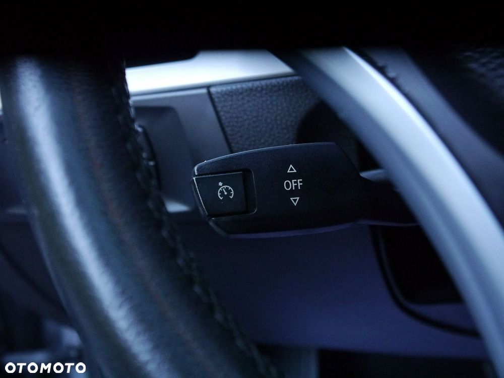 BMW Seria 3 318i Edition Sport - 33