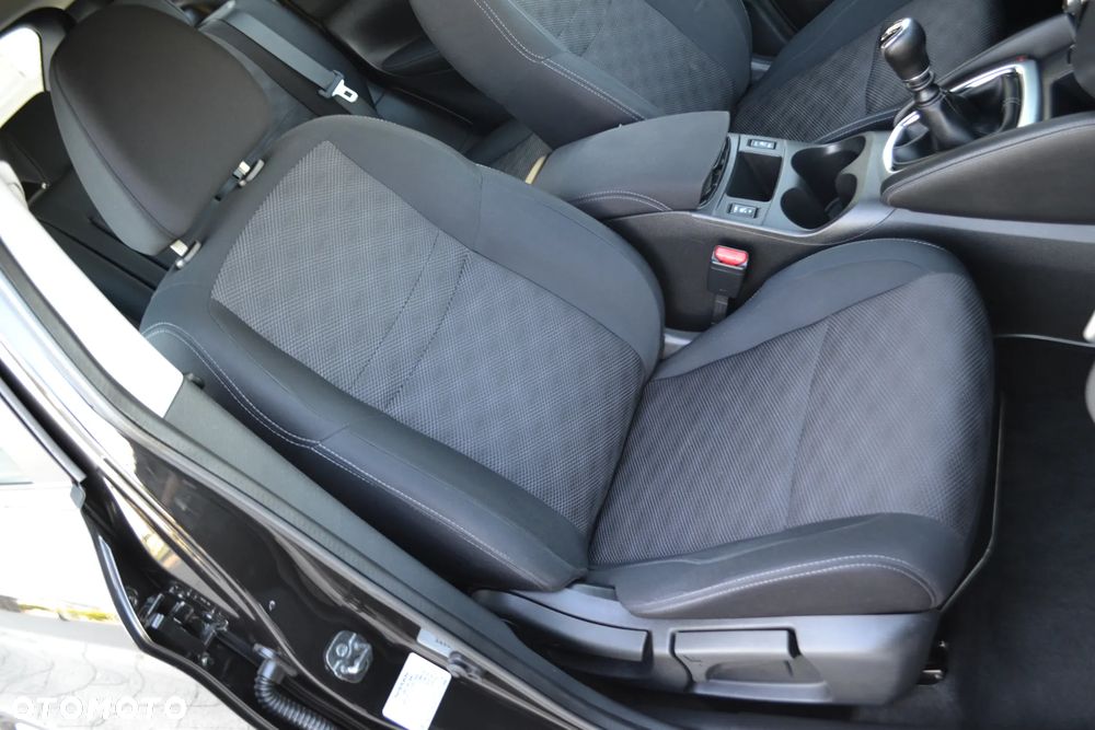 Nissan Qashqai 1.6 DCi Tekna - 25