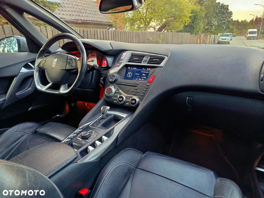 Citroën DS5 e-HDi 115 EGS6 SoChic - 10