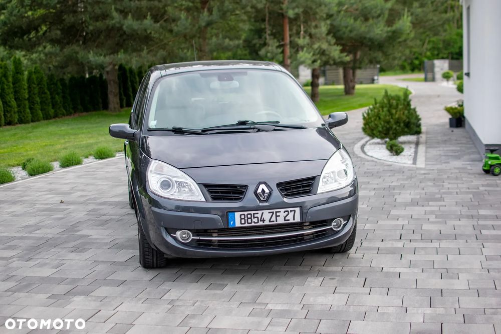 Renault Grand Scenic - 10