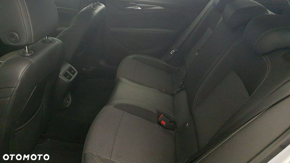 Opel Insignia - 21