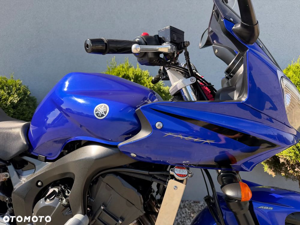 Yamaha FZ - 15