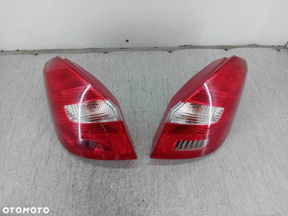 LAMPY TYŁ KOMPLET SKODA FABIA II 5J6945096  5J6945095 KOMBI - 4