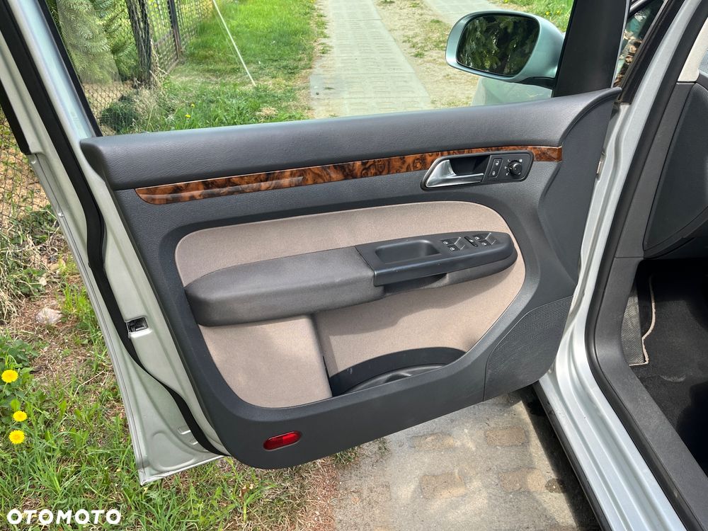 Volkswagen Touran 2.0 TDI DPF DSG Cross - 6