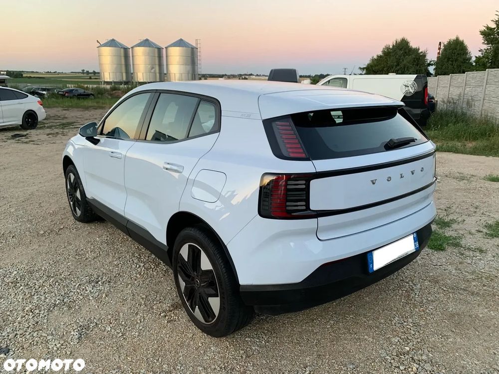 Volvo EX30 Single Motor Extended Range RWD Core - 3