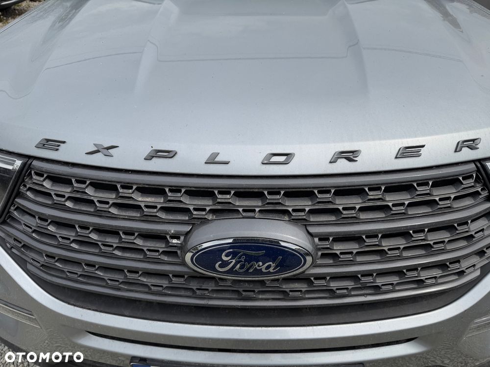Ford Explorer - 13