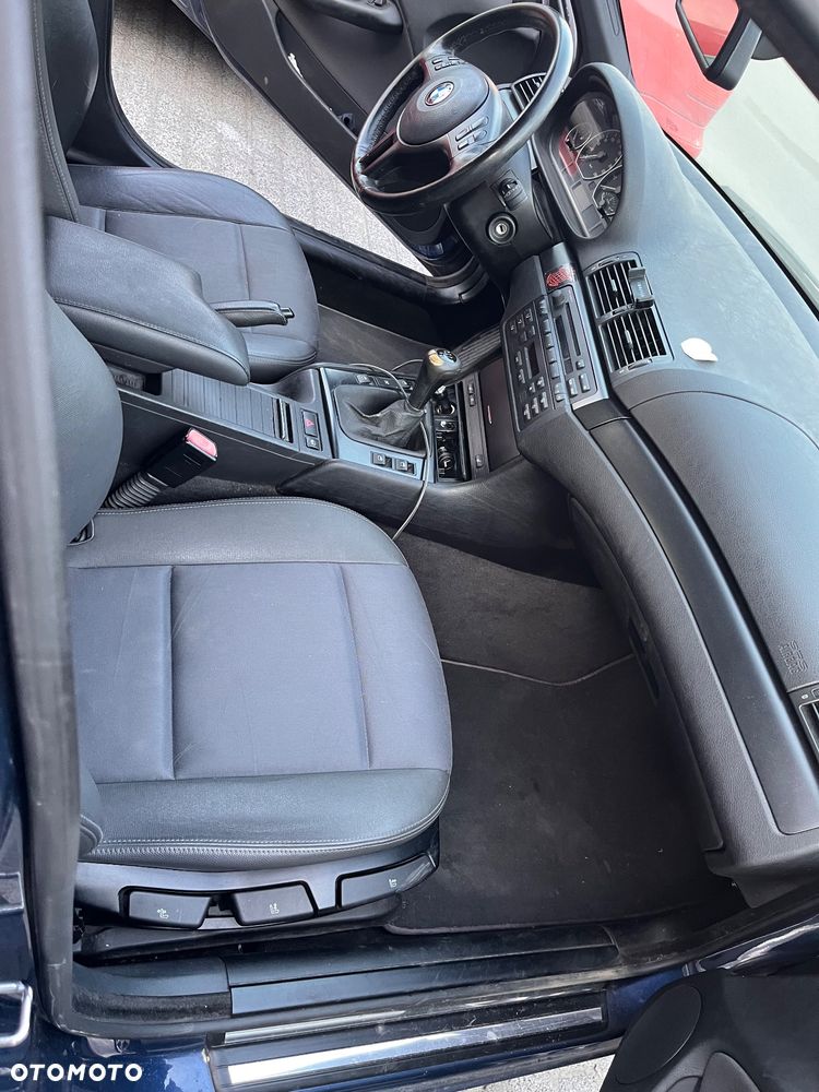 BMW Seria 3 318i - 19