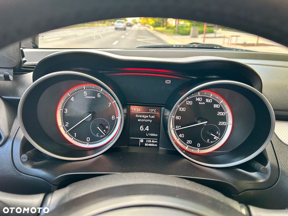 Suzuki Swift 1.2 Premium Plus - 7