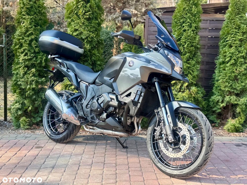 Honda VFR - 2