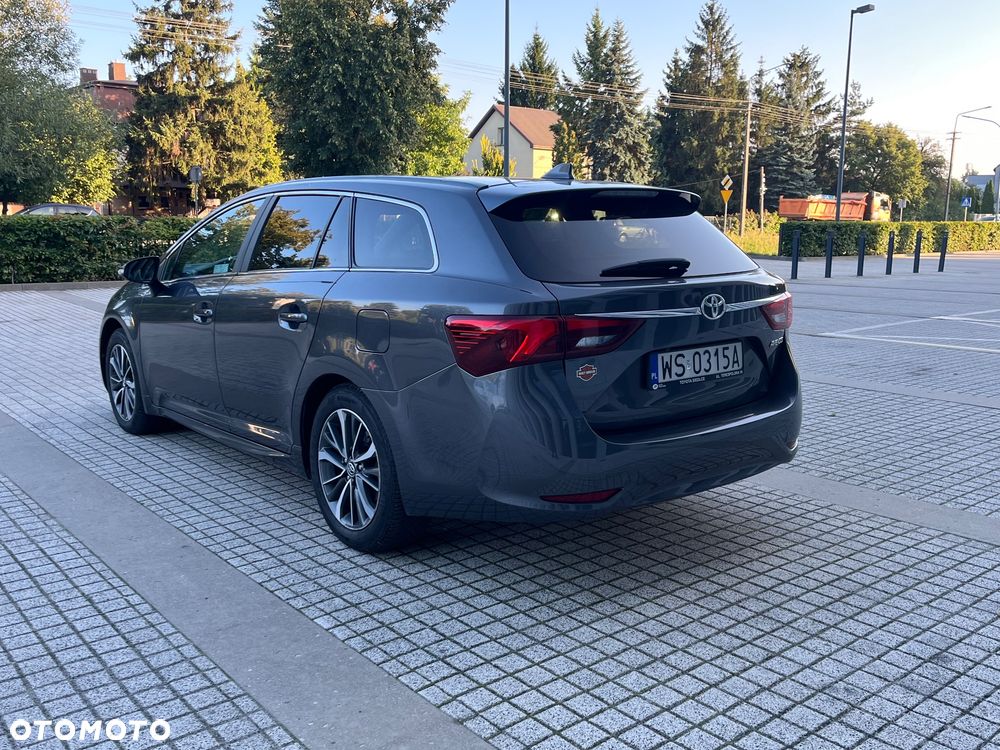 Toyota Avensis 1.8 Prestige MS - 3