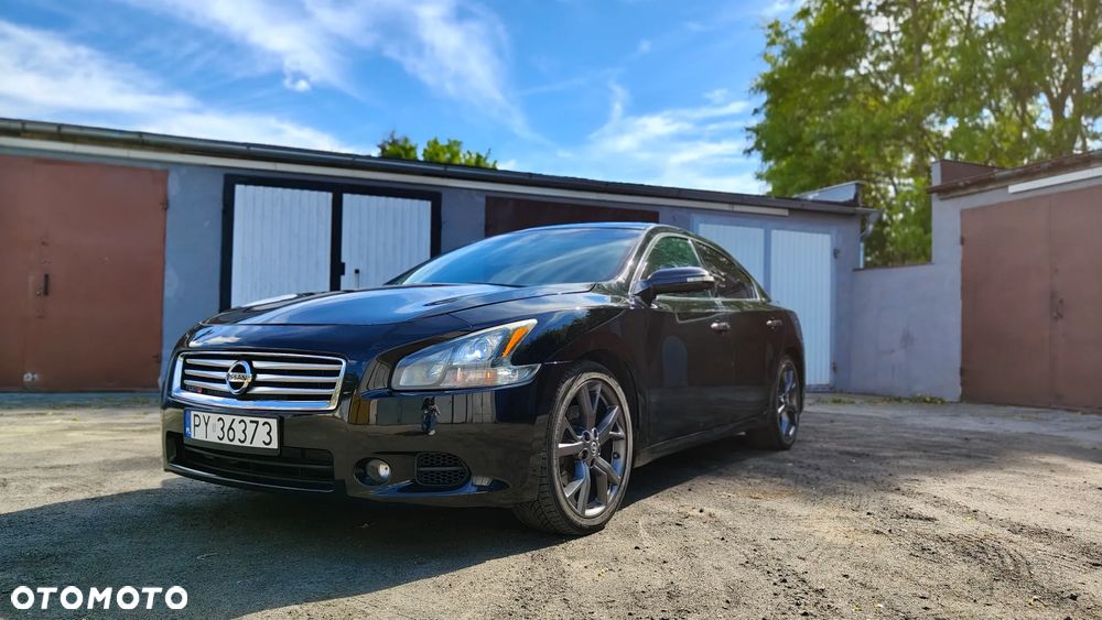 Nissan Maxima - 1