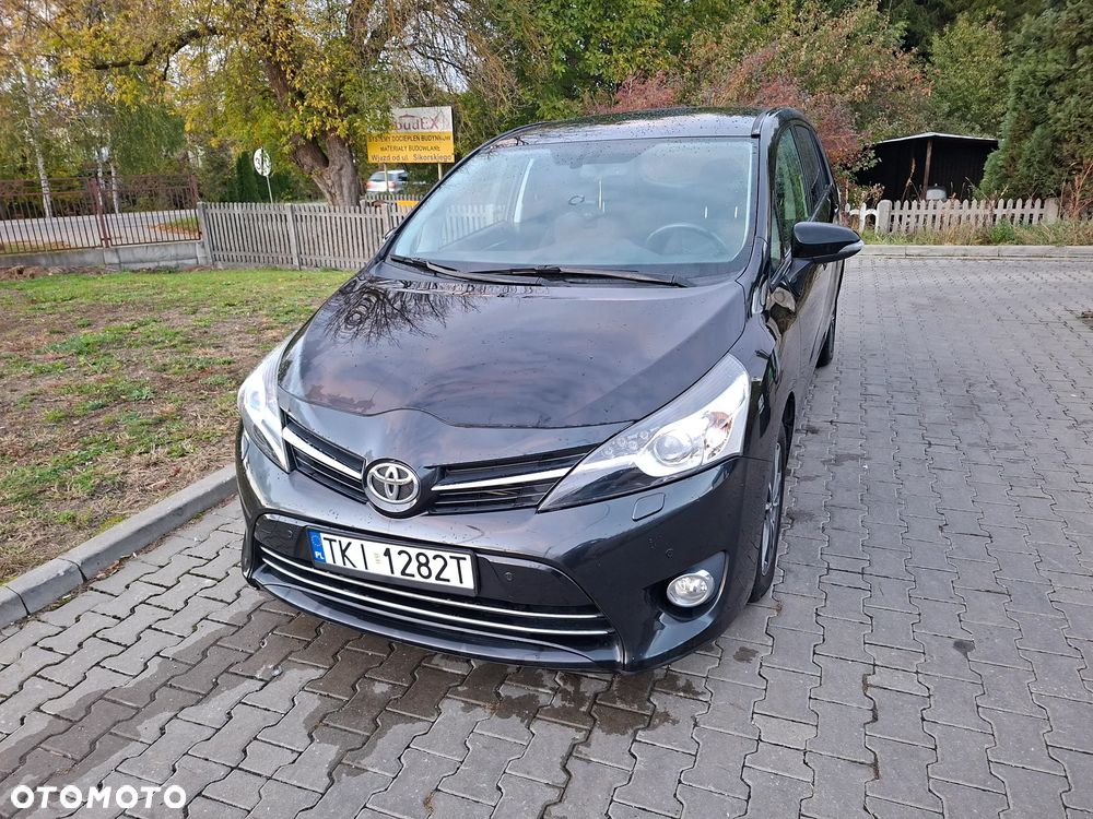 Toyota Verso 2013 photo 2