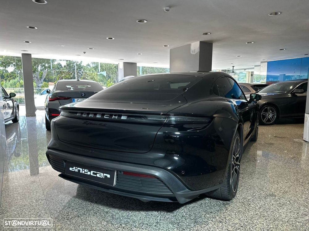 Porsche Taycan - 43