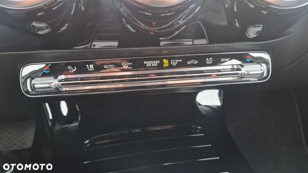 Mercedes-Benz Klasa A 180 d 7G-DCT AMG Line - 13