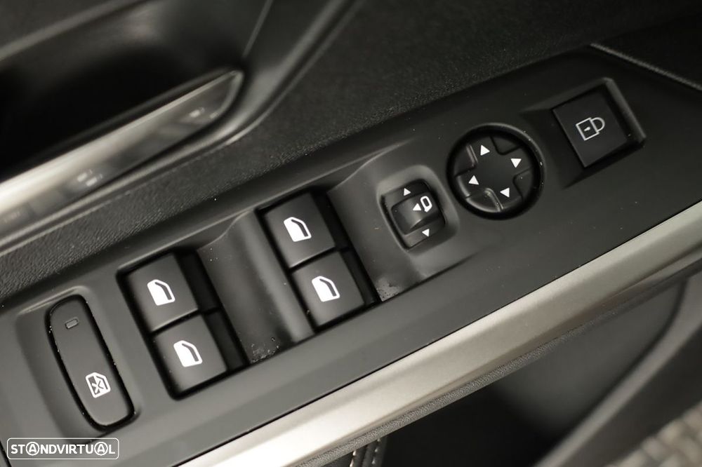 Peugeot 5008 1.2 Hybrid Allure e-DCS6 - 19