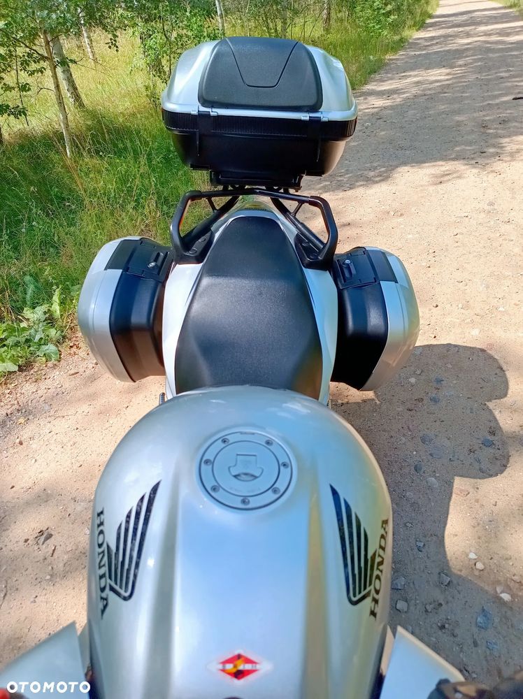 Honda VFR - 8