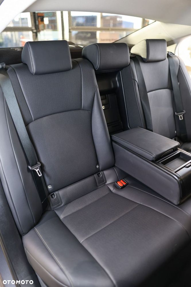 Lexus ES 300h Business Edition - 14