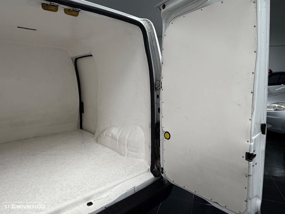 Ford Transit Connect - 12