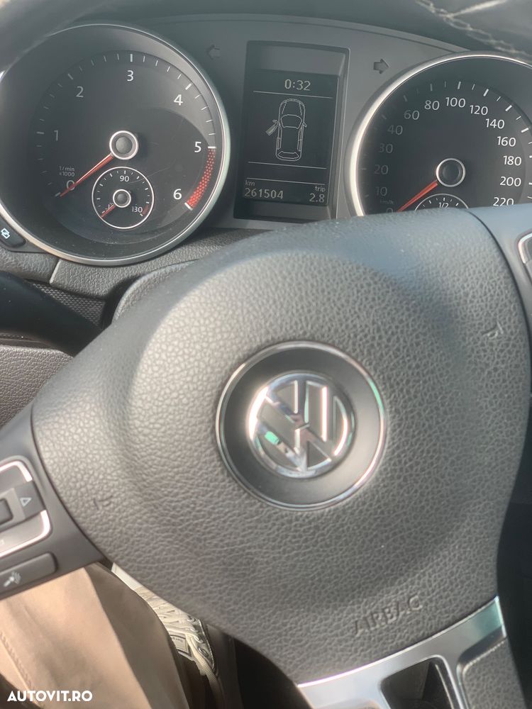 Volkswagen Golf 1.6 TDI DPF BlueMotion - 16