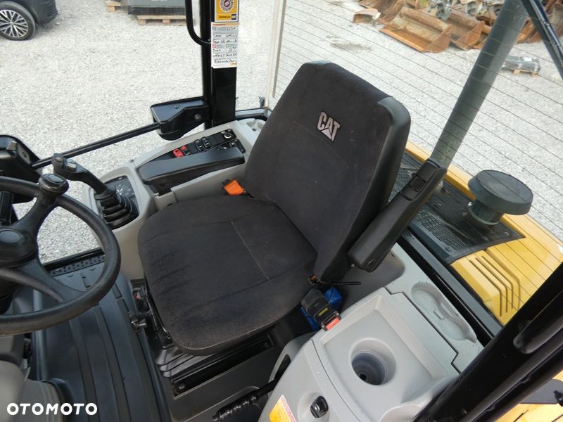Caterpillar CAT 908M z Niemiec / Tylko 2.855mtg serwisowany / - 9