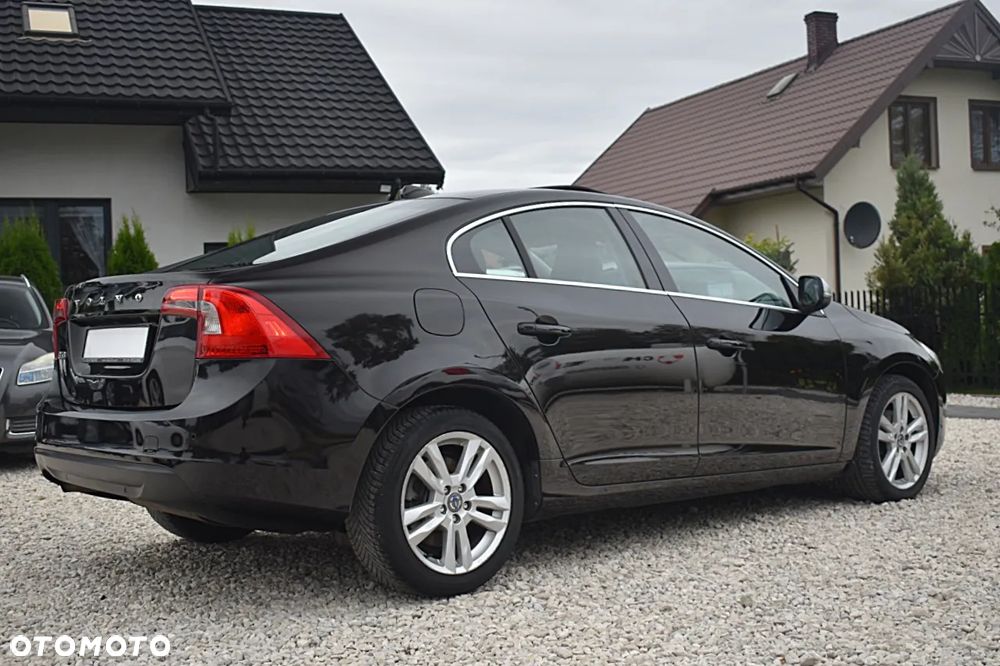 Volvo S60 D3 Summum - 8