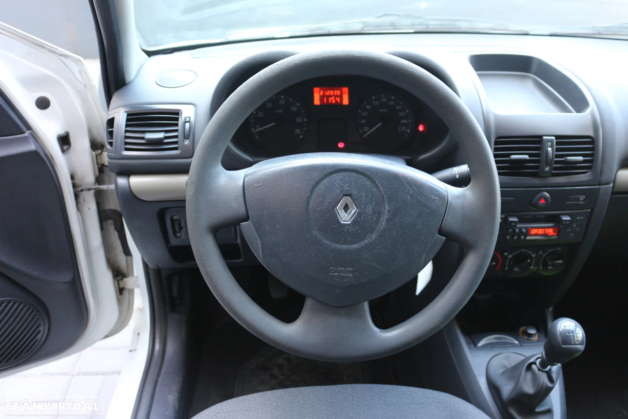 Renault Clio Storia 1.5 dci - 9