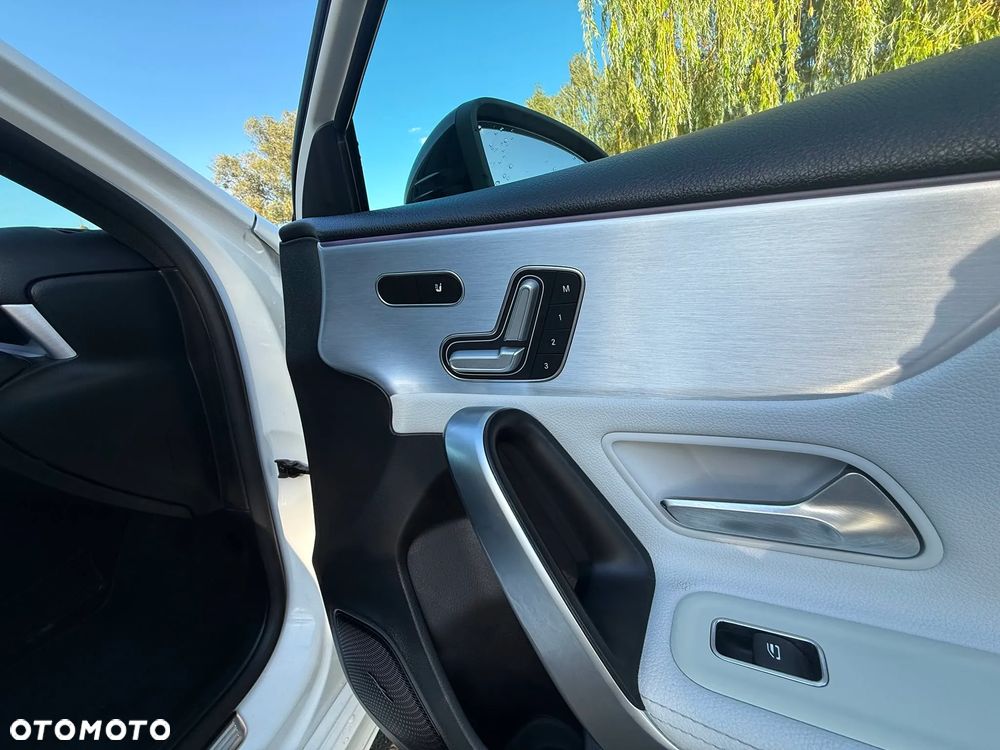 Mercedes-Benz Klasa A 220 4-Matic AMG Line 7G-DCT - 20