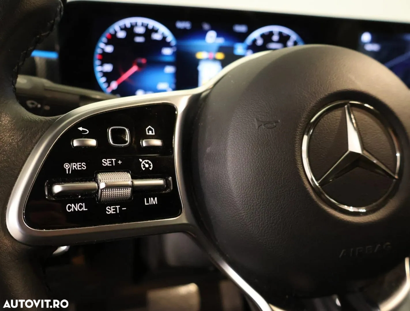 Mercedes-Benz A 250 e 8G-DCT Progressive - 9