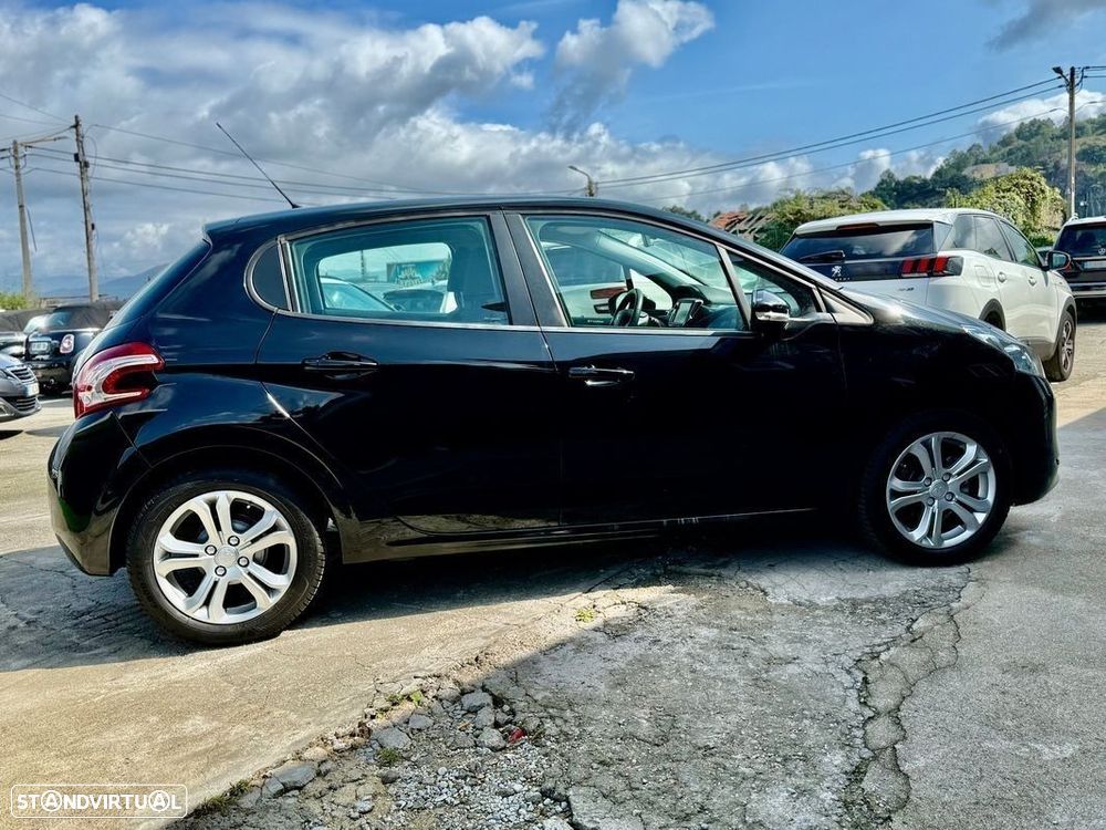 Peugeot 208 1.2 VTi SE Style - 20