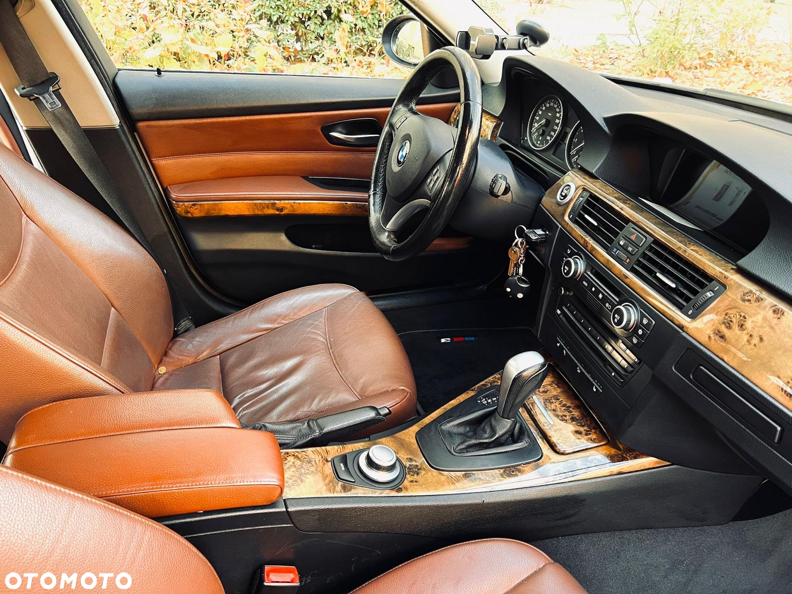 BMW Seria 3 325i xDrive Touring - 13